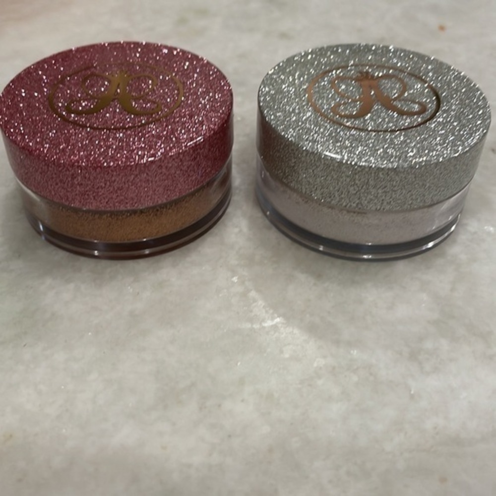 Anastasia Highlighter in Sunset Aura and Snowflake - Picture 2 of 3